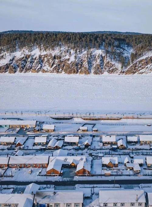 大兴安岭漠河下雪，比去年提前25天“入冬”, 你怎么看漠河下雪了没漠河10月份下雪吗