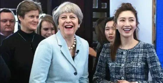 江疏影居然跟英国女首相同框，这是怎么回事英国九任首相同框图片英国九任首相同框 指甲